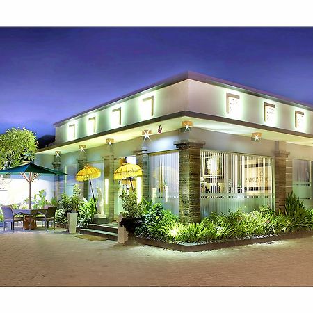 The Banyumas Villa Денпасар Екстериор снимка
