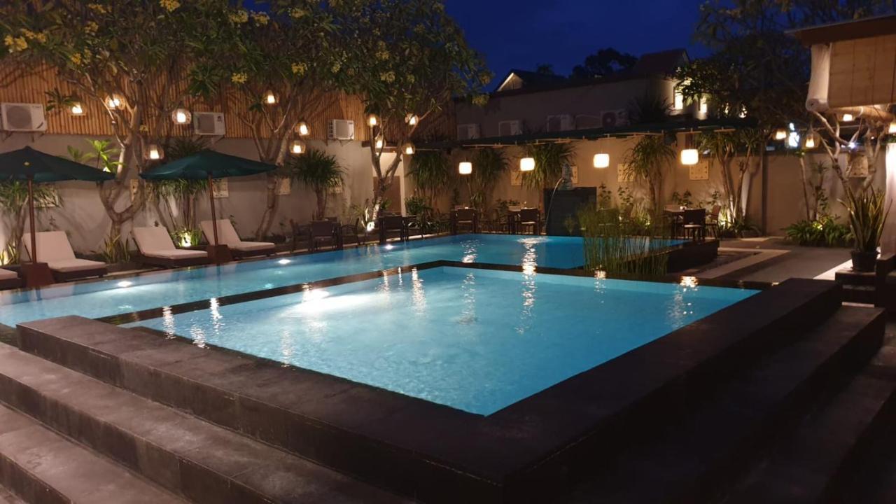 The Banyumas Villa Денпасар Екстериор снимка
