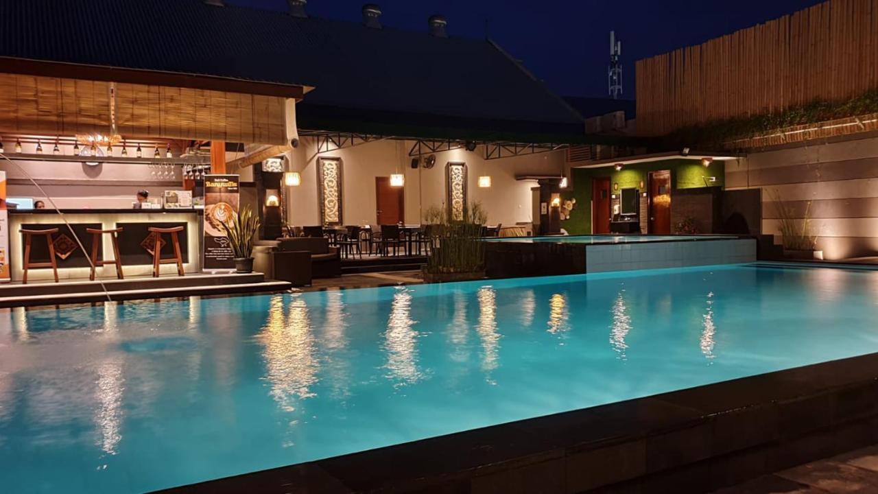 The Banyumas Villa Денпасар Екстериор снимка