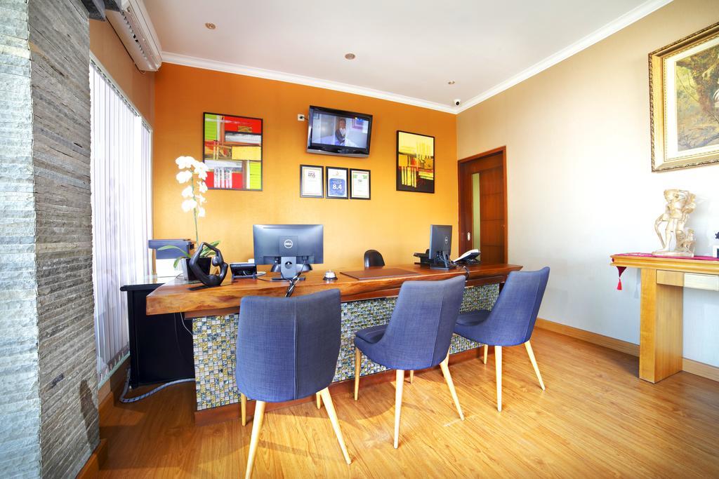 The Banyumas Villa Денпасар Екстериор снимка