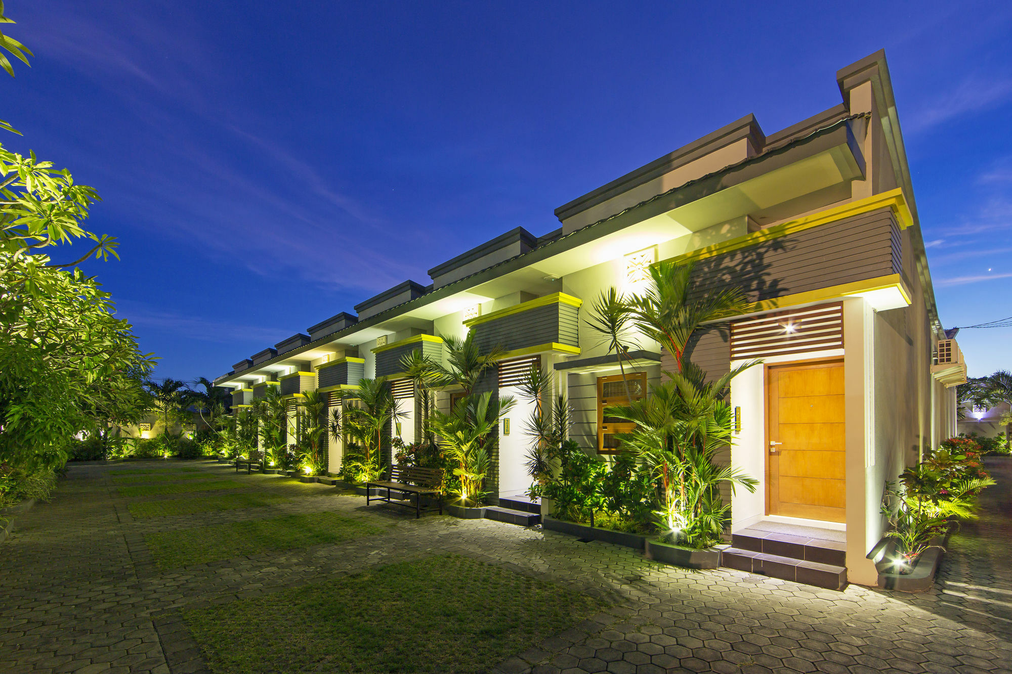 The Banyumas Villa Денпасар Екстериор снимка