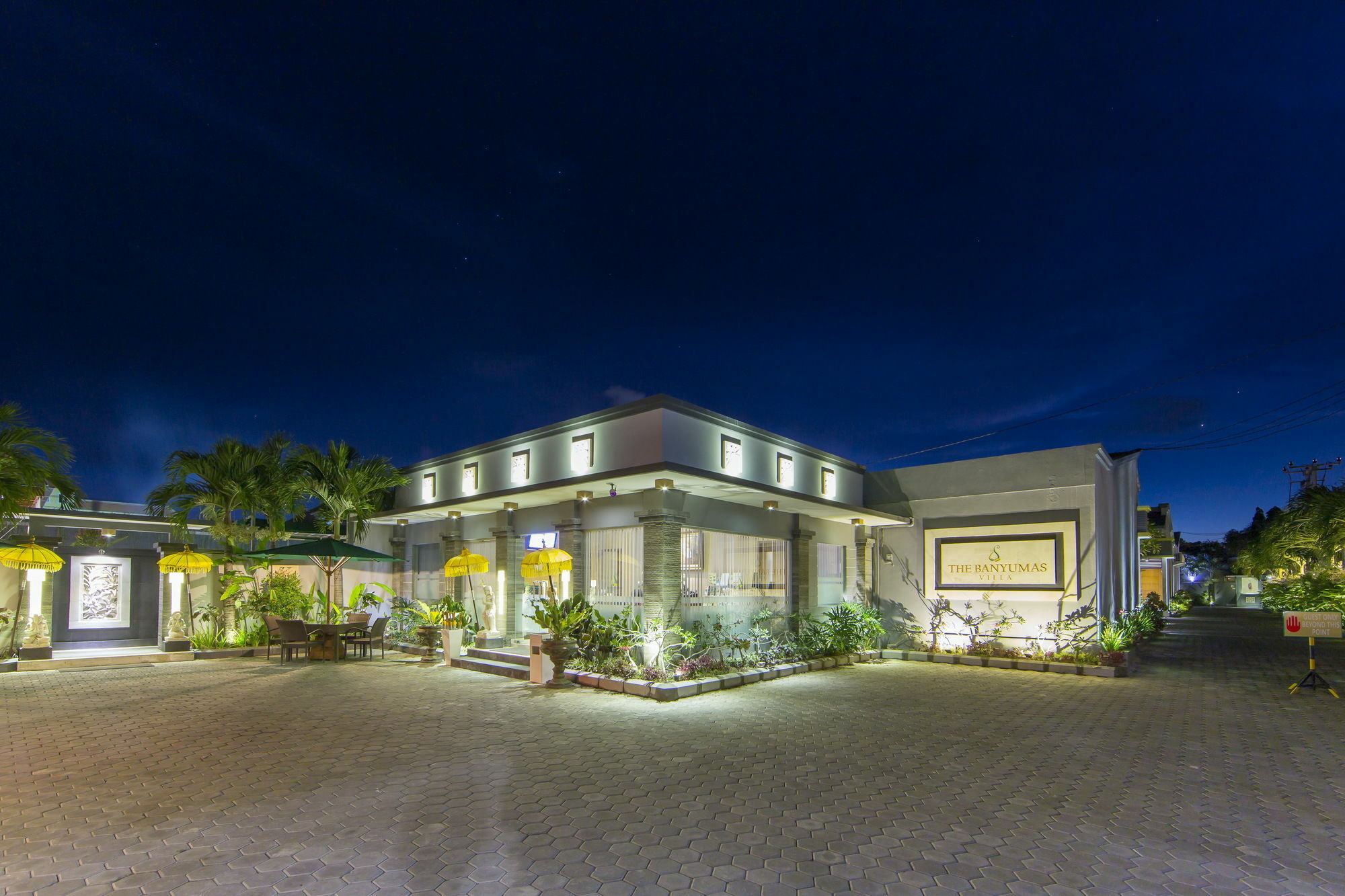 The Banyumas Villa Денпасар Екстериор снимка