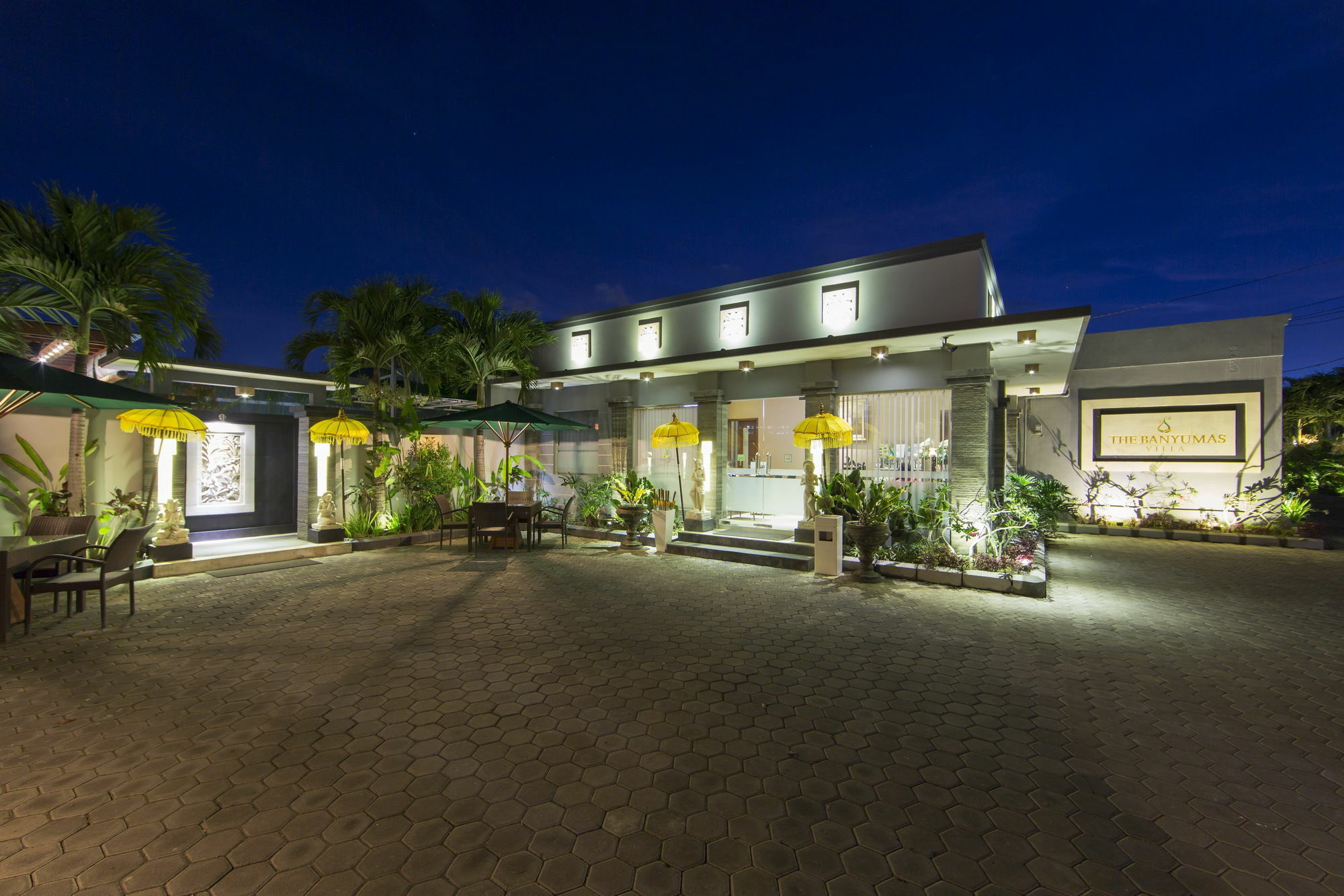 The Banyumas Villa Денпасар Екстериор снимка