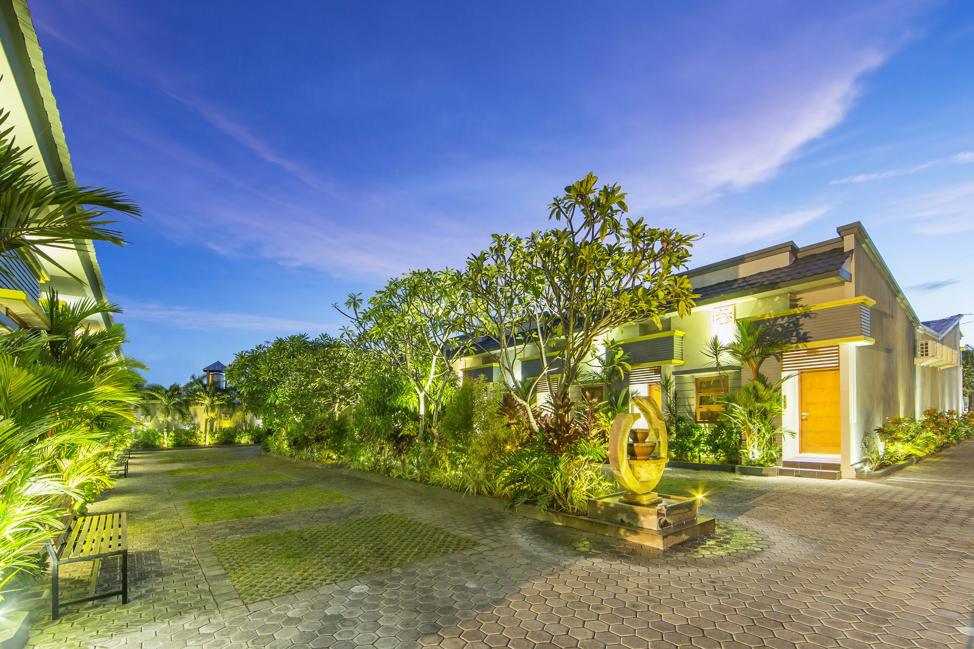The Banyumas Villa Денпасар Екстериор снимка
